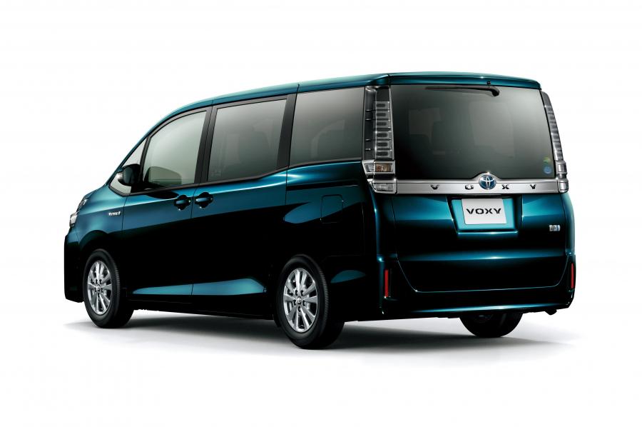  Toyota Voxy Hybrid 2017 года  (фото 2 из 3)